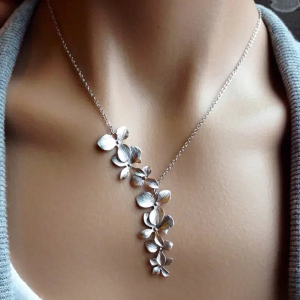 Vintage Floral Silver Necklace