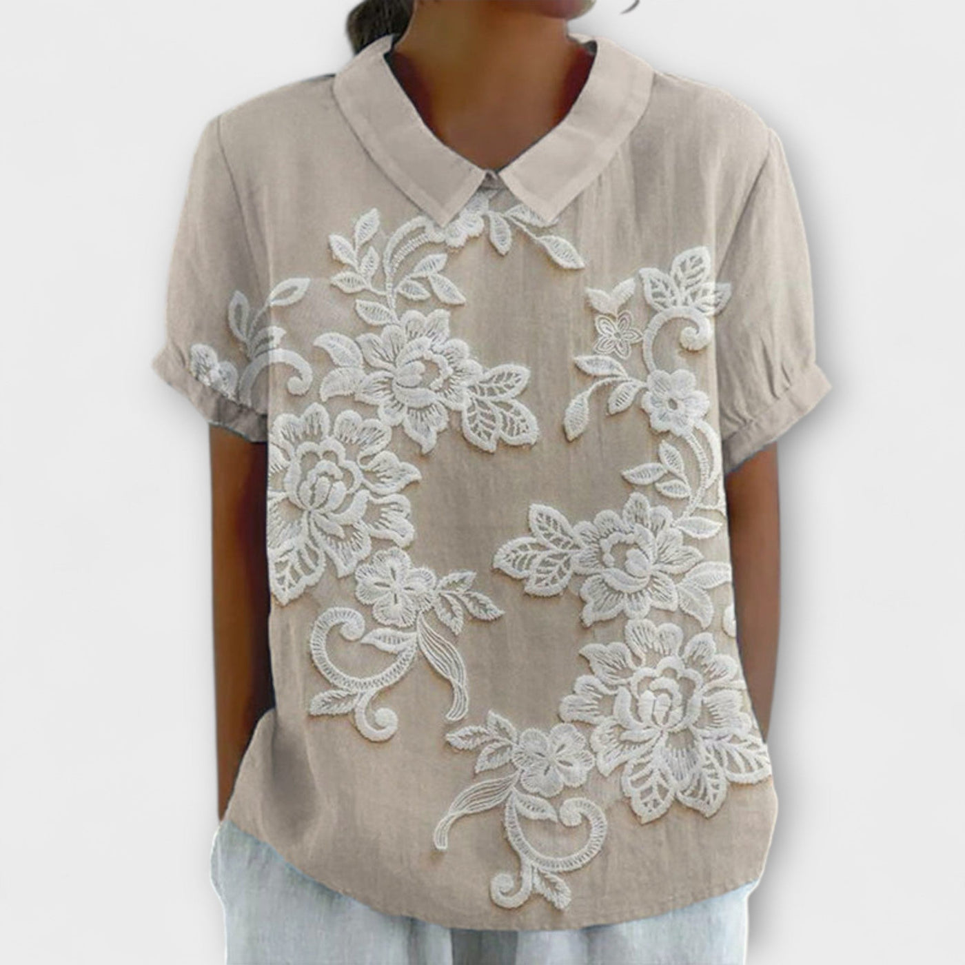Agnete | Blouse with Embroidered Collar
