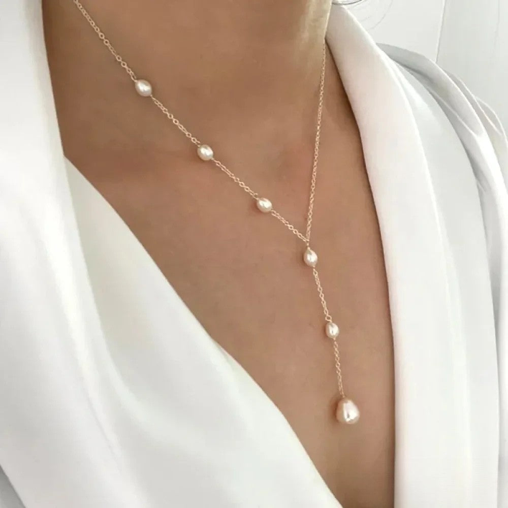 Classic Pearl Pendant Necklace