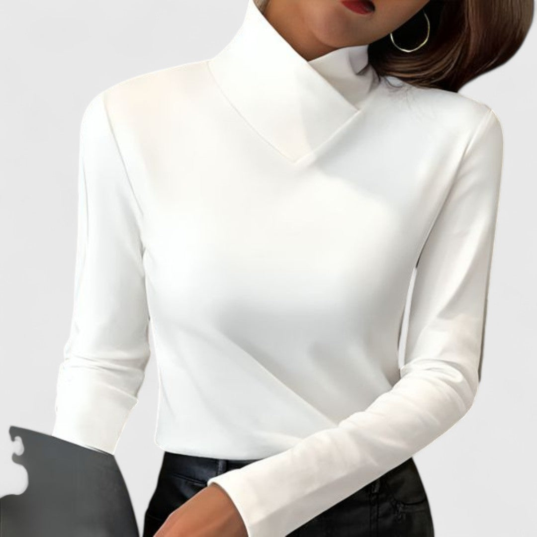 Élise – Stylish Turtleneck Knitwear