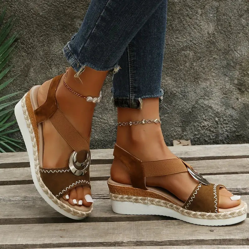 Elegant Women's Platform Sandals with Adjustable Straps | Comfortable Design for All-Day Wear 3