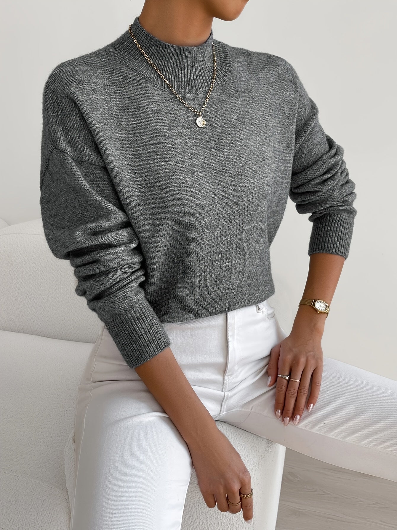 Anaïs – Stylish and Cozy Sweater